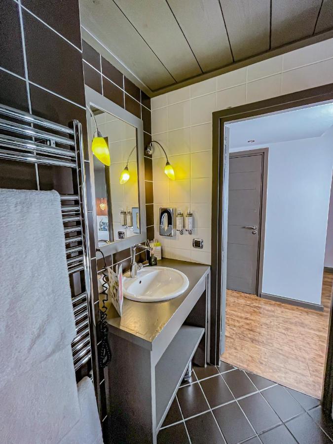La Maison Rouge Chambery Ngoại thất bức ảnh